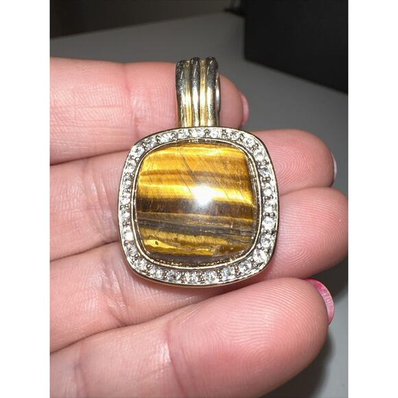 Two tone silver and gold tone Cat eye surrounded by rhinestones magnetic pendant - Picture 2 of 6